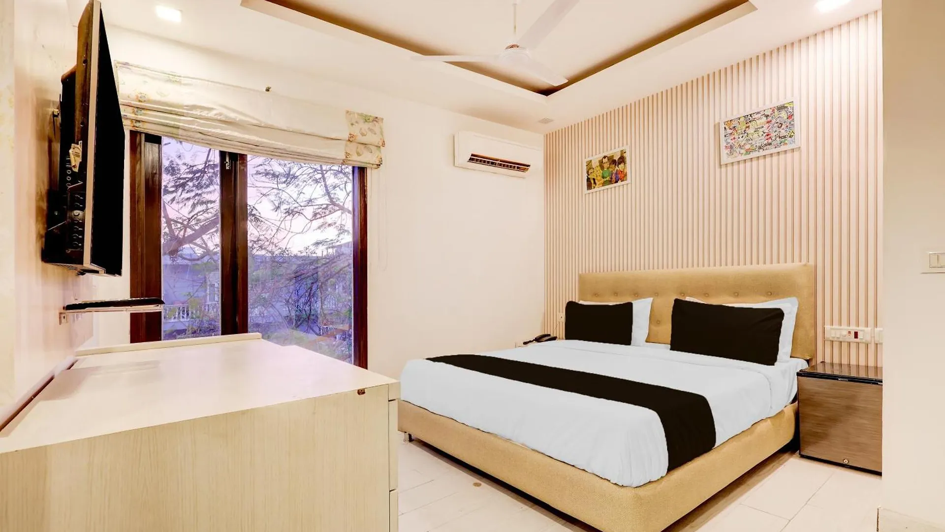 ****  Townhouse T Block Sector 24 Hotel Gurgaon India